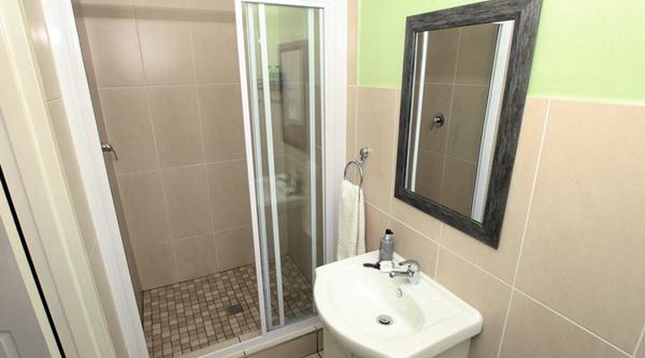 Summer Garden Guest House (Urban Jungle)