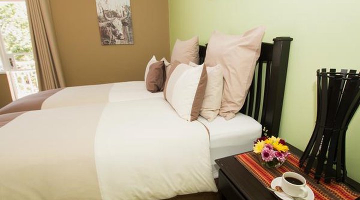 Summer Garden Guest House (Urban Jungle)