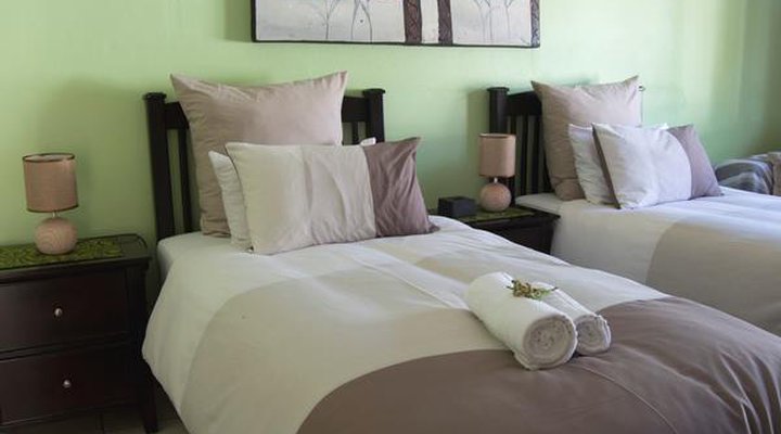 Summer Garden Guest House (Urban Jungle)