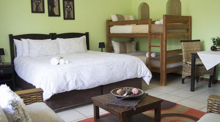 Summer Garden Guest House (Urban Jungle)