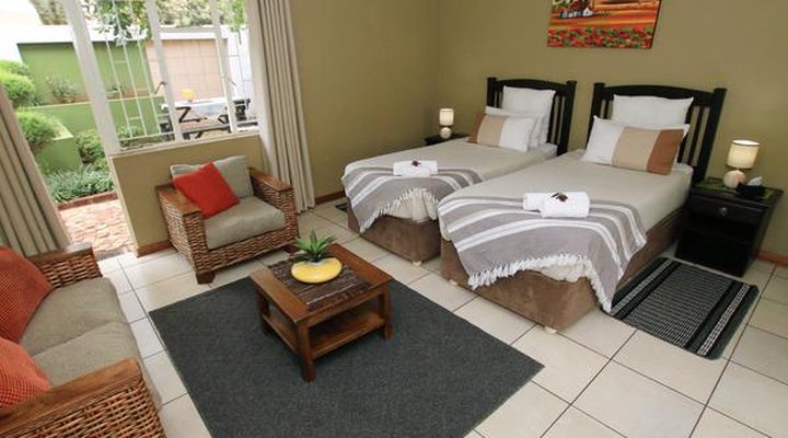 Summer Garden Guest House (Urban Jungle)