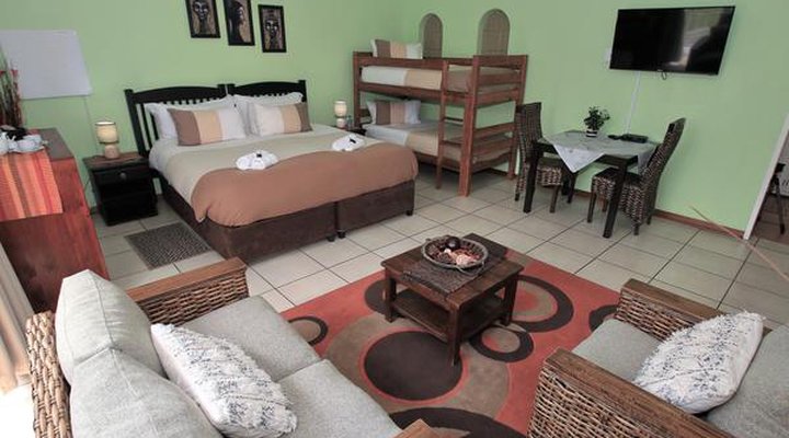 Summer Garden Guest House (Urban Jungle)