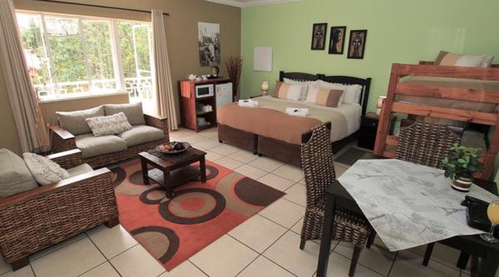 Summer Garden Guest House (Urban Jungle)