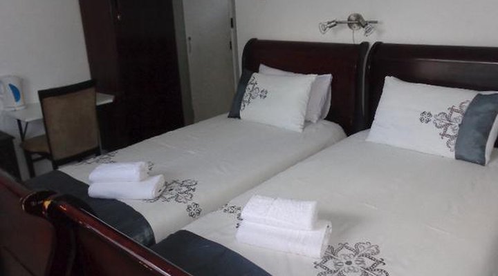 Roba Monakedi Guest Lodge