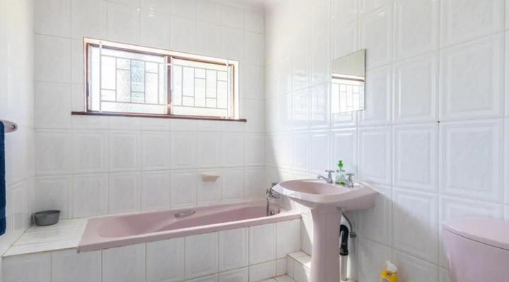 Beach Villa with Pool - walk to the beach