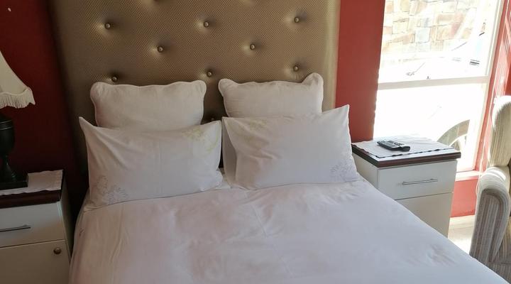 15 On Penguin Guesthouse