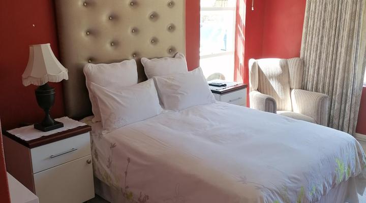 15 On Penguin Guesthouse