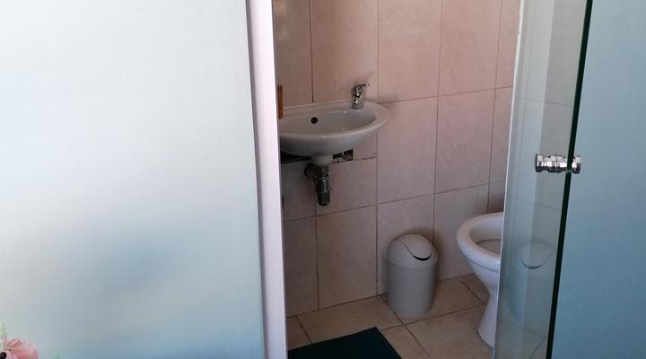 15 On Penguin Guesthouse