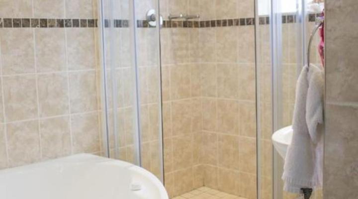 15 On Penguin Guesthouse