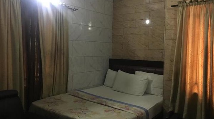 Hardrock Hotel and Suites LTD