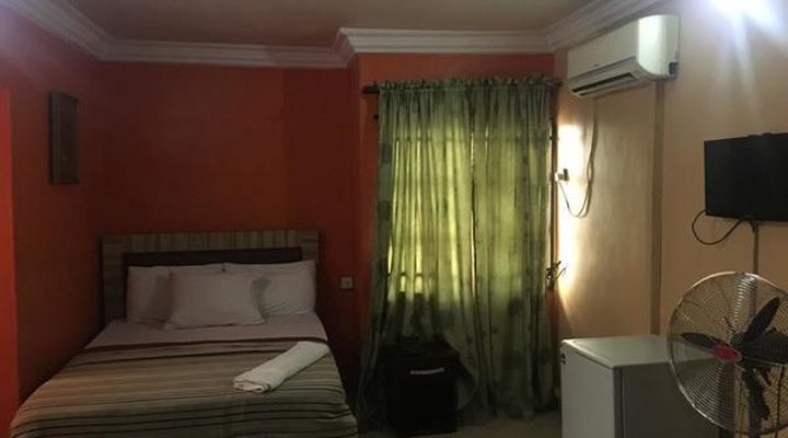 Hardrock Hotel and Suites LTD