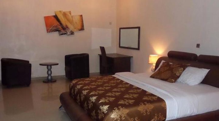 Mayors & Diplomat Suites GRA