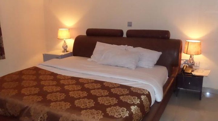 Mayors & Diplomat Suites GRA