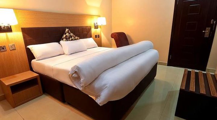 GolfView Hotel & Suites