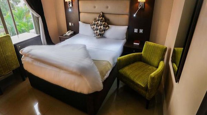 GolfView Hotel & Suites