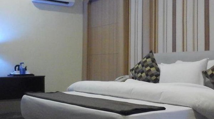 GolfView Hotel & Suites