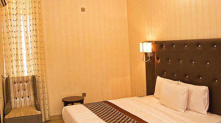 Lakeem Suites (Agboyin Surulere)