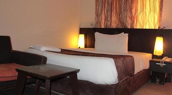 Lakeem Suites (Adebola)