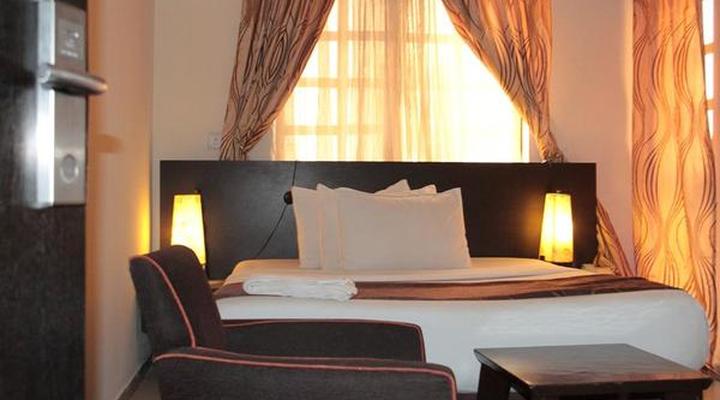 Lakeem Suites (Adebola)