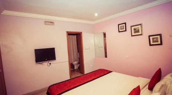 AES Luxury Apartment