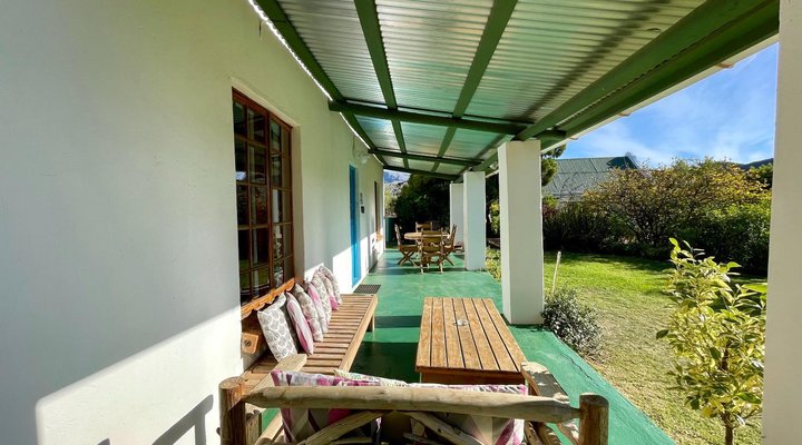 The Blue Cow Barn - Boutique Farm Accommodation 