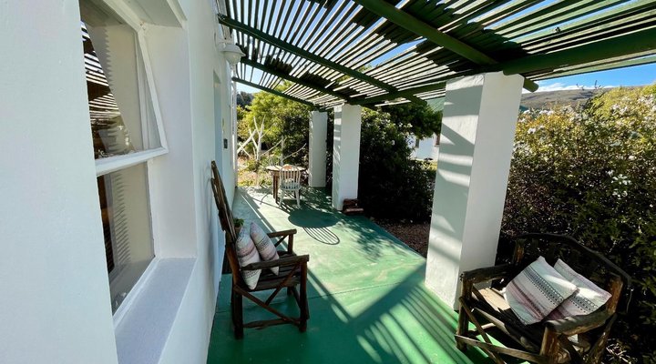 The Blue Cow Barn - Boutique Farm Accommodation 