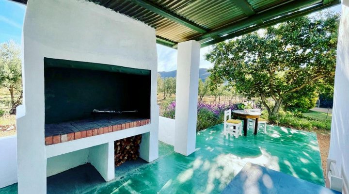 The Blue Cow Barn - Boutique Farm Accommodation 