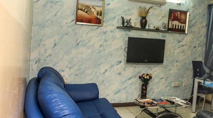 Hotel Rosebud Suites & Apartment