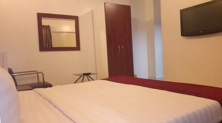 Hotel Rosebud Suites & Apartment