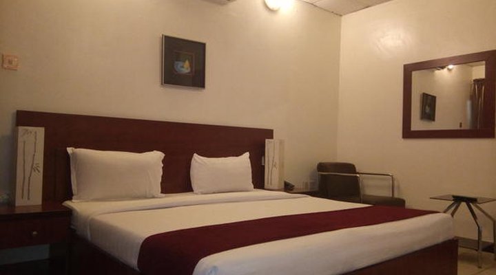 Hotel Rosebud Suites & Apartment