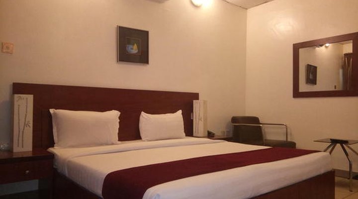 Hotel Rosebud Suites & Apartment