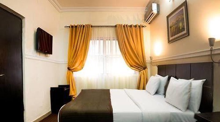 Bjorne Classic Suites