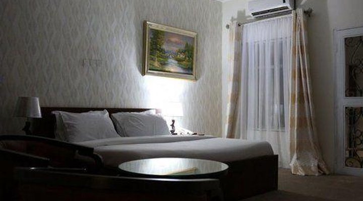 Bjorne Classic Suites