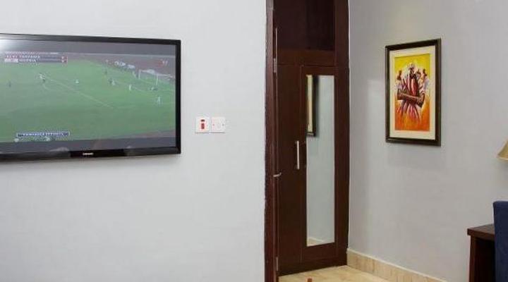 Bolton White Apartment