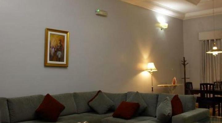 Bolton White Apartment