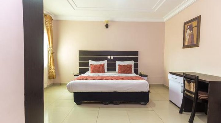 Royal Terrace Hotel & Towers