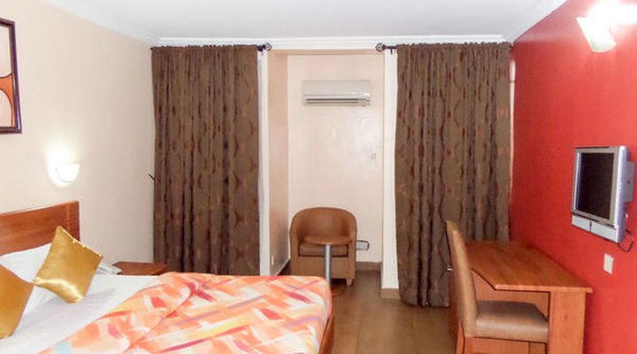 Le Real Hotel