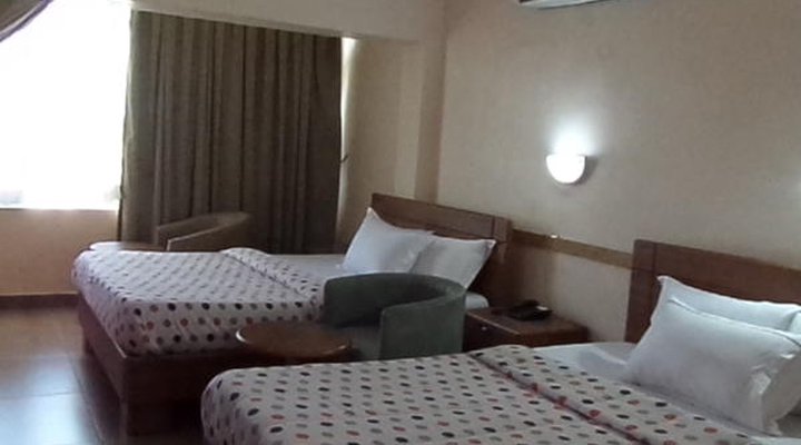 Le Real Hotel