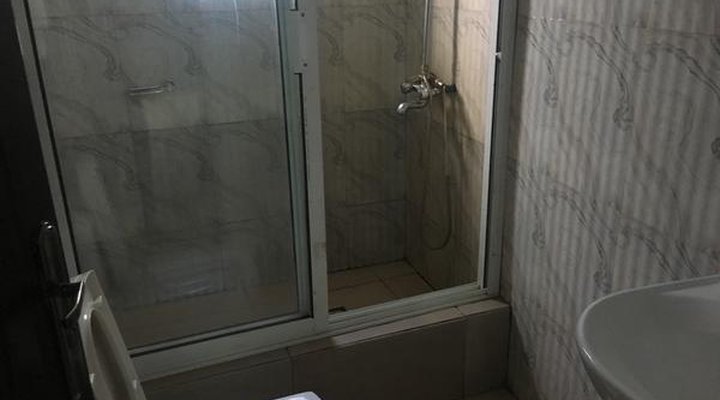 L'avalon Hotel and Suites