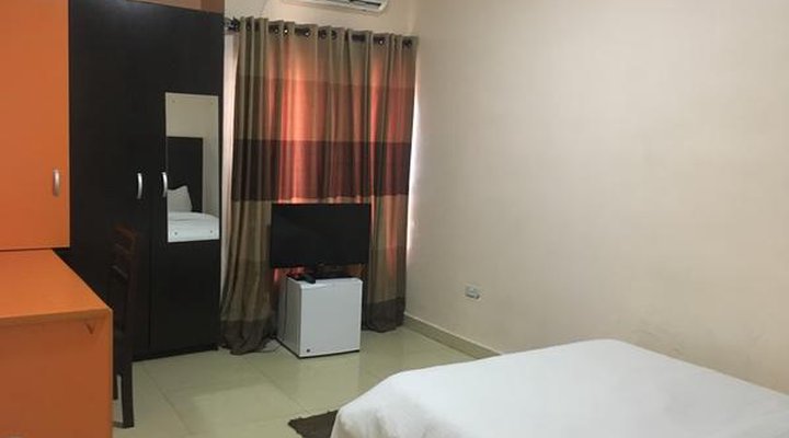 L'avalon Hotel and Suites