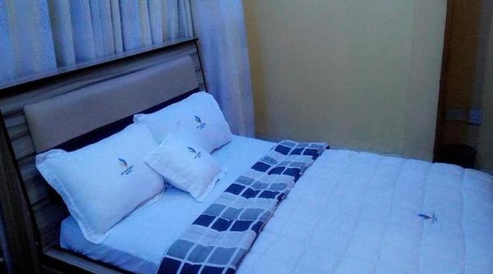 Mayoral Hotel & Suites