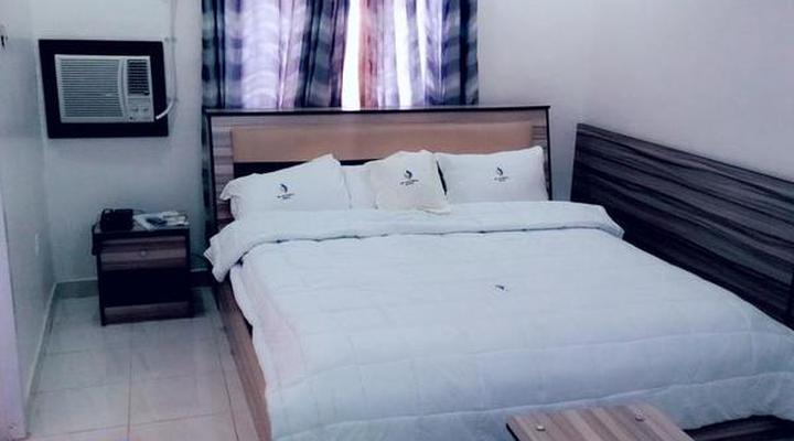 Mayoral Hotel & Suites