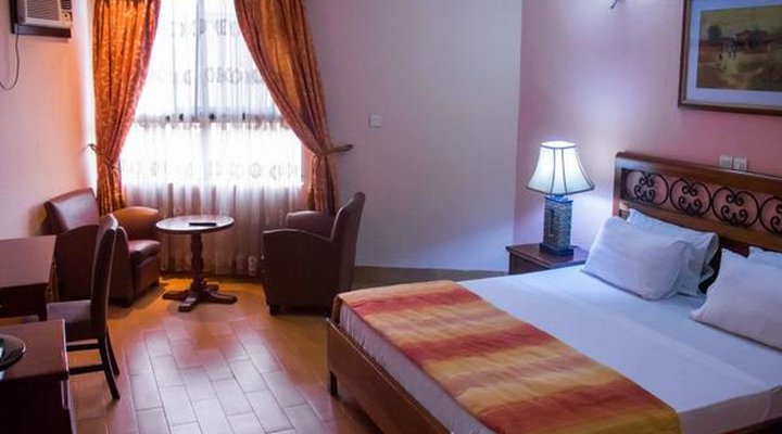 Heritagehouse Square Hotel