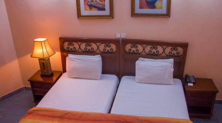 Heritagehouse Square Hotel