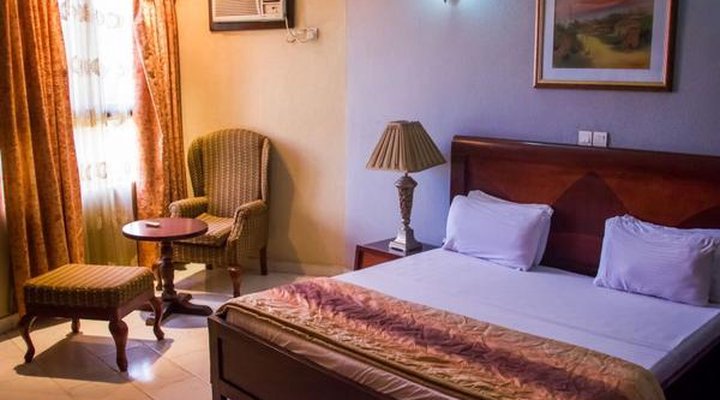 Heritagehouse Square Hotel