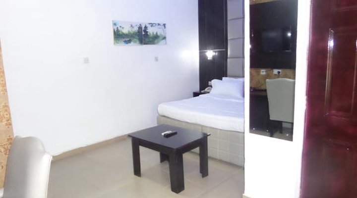 Silverland Hotel and Suites