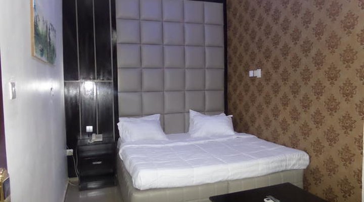 Silverland Hotel and Suites