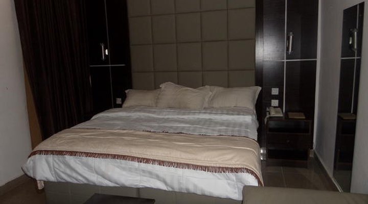 Silverland Hotel and Suites