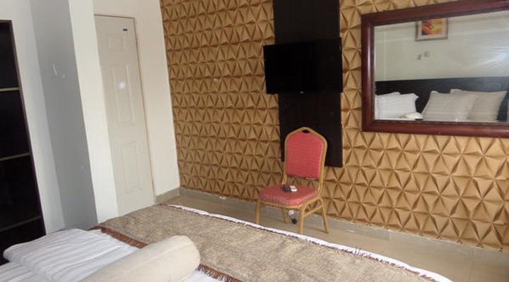 Silverland Hotel and Suites