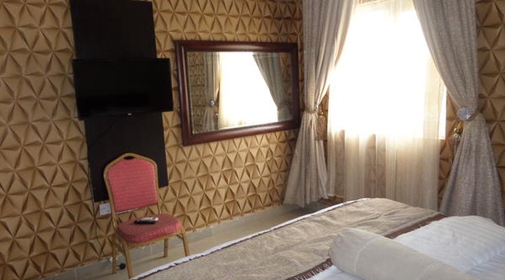 Silverland Hotel and Suites